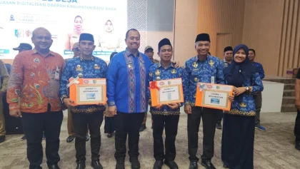 Bupati Batubara Serahkan SPPT PBB-P2 2025 dan Luncurkan Aplikasi E-PBB Desa